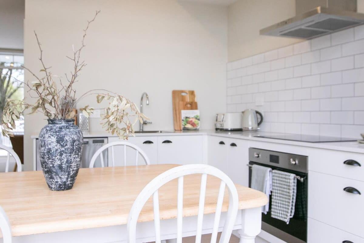 Parkside Heritage Retreat 3-Bedroom Terrace Charm クライストチャーチ エクステリア 写真