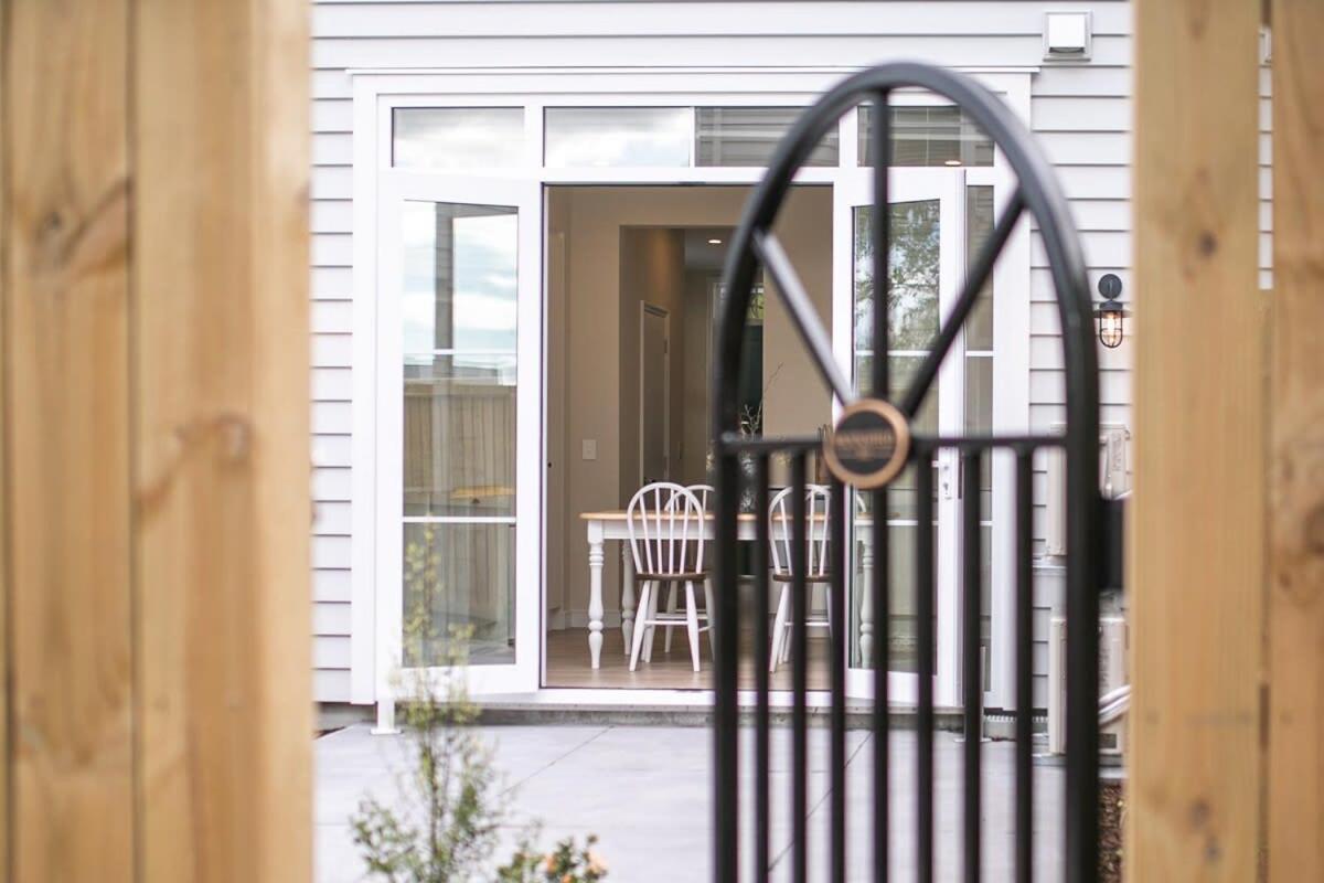 Parkside Heritage Retreat 3-Bedroom Terrace Charm クライストチャーチ エクステリア 写真